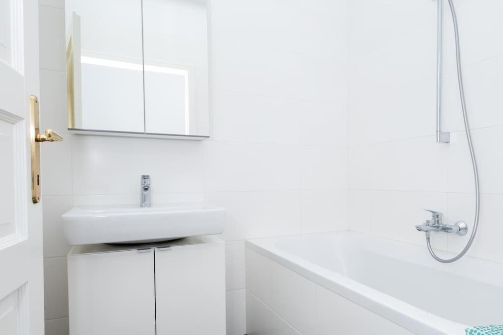 Orestaliving- 3Br On The Daube Canal/Friedensbruecke 维也纳 外观 照片